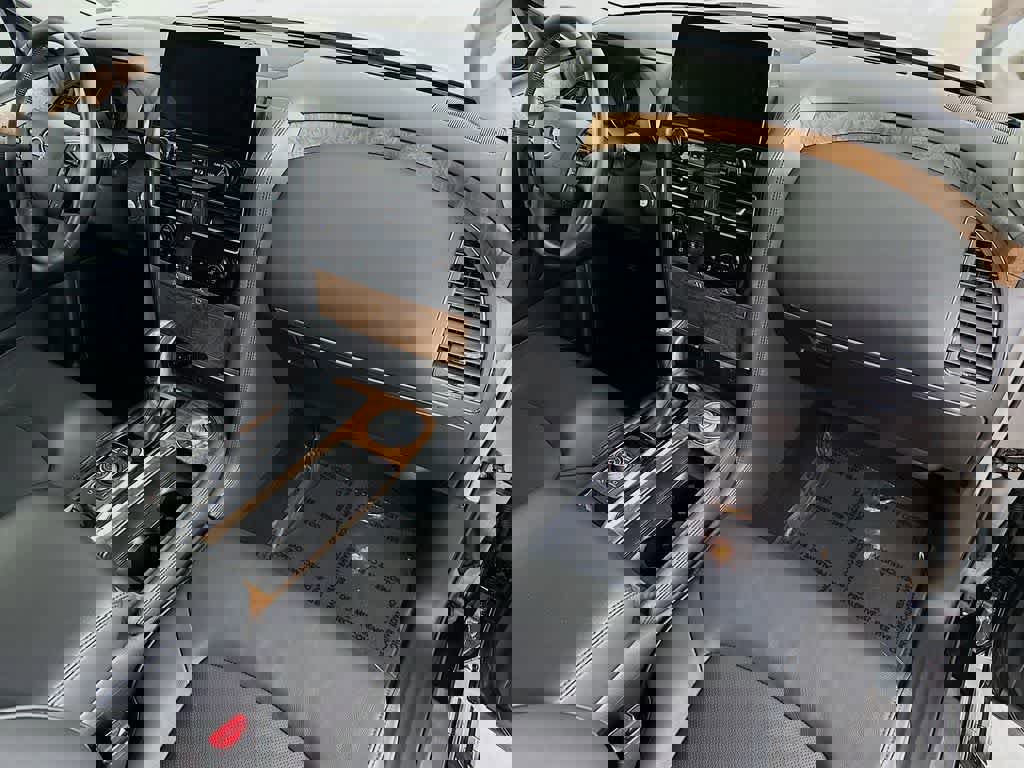 Used 2024 Nissan Armada SL w/ Cargo Package image 33