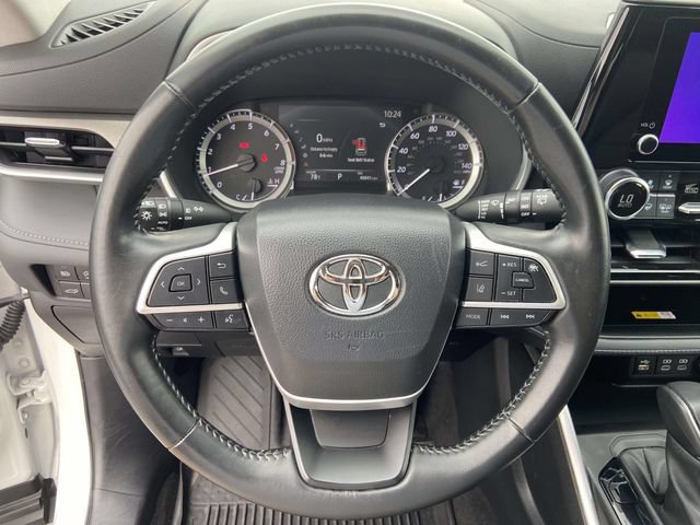 Used 2023 Toyota Highlander XLE AWD/4WD image 21