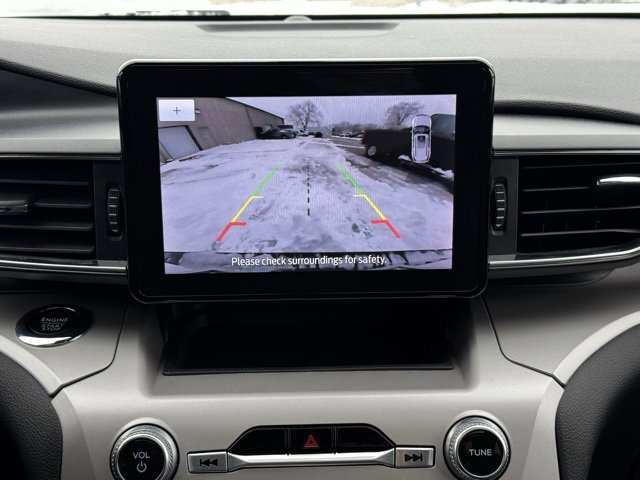 Certified 2023 Ford Explorer XLT w/ Equipment Group 202A image 4