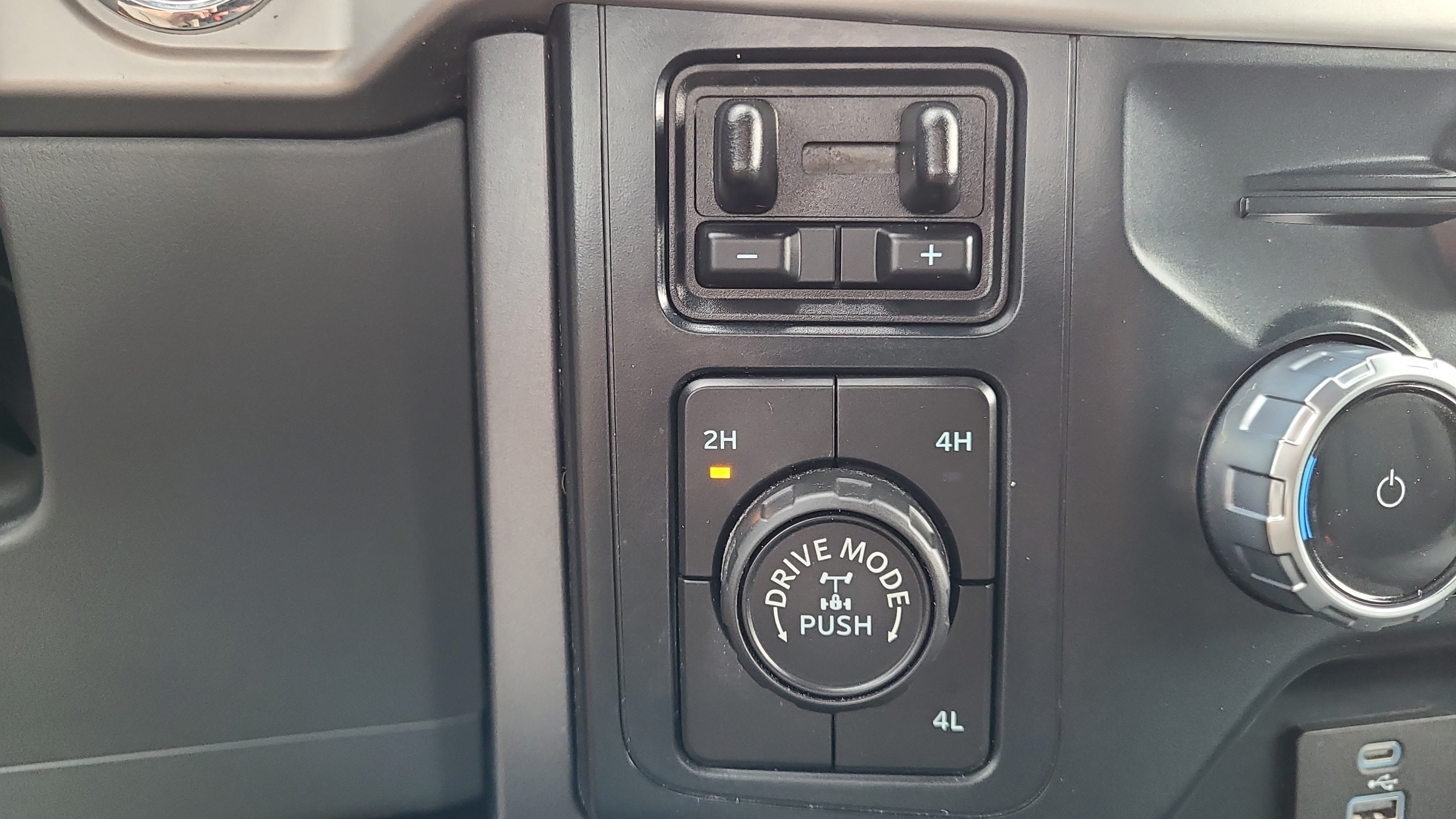 Certified 2022 Ford F150 XLT w/ Equipment Group 302A High AWD/4WD image 33