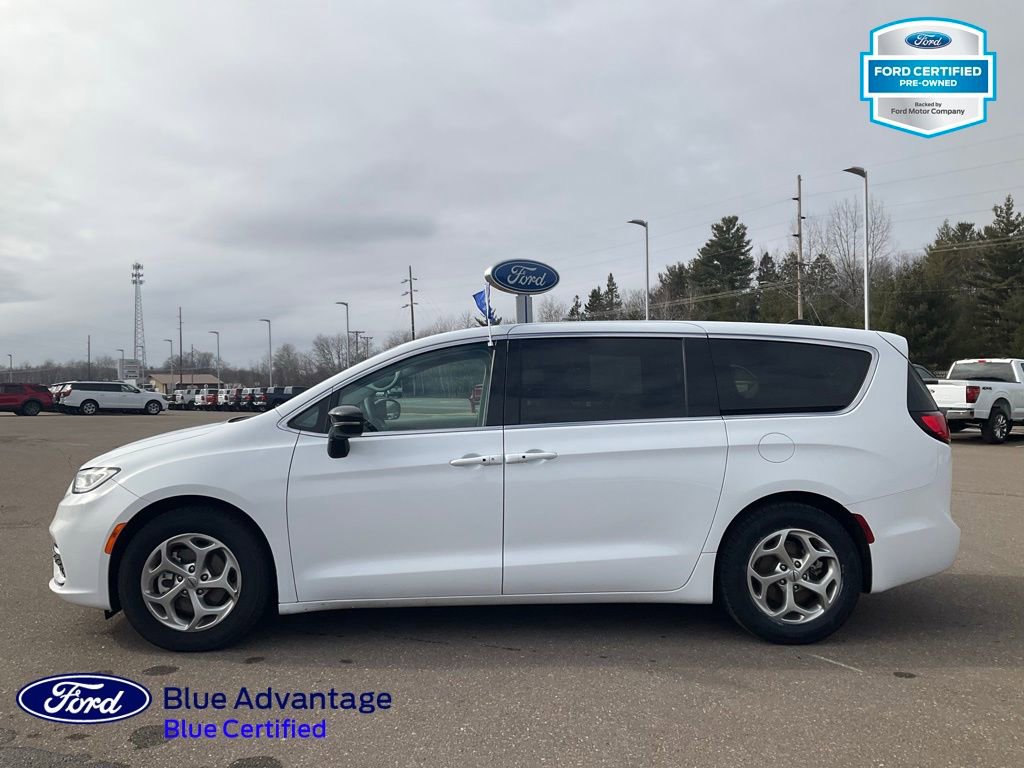 Used 2024 Chrysler Pacifica Limited image 30