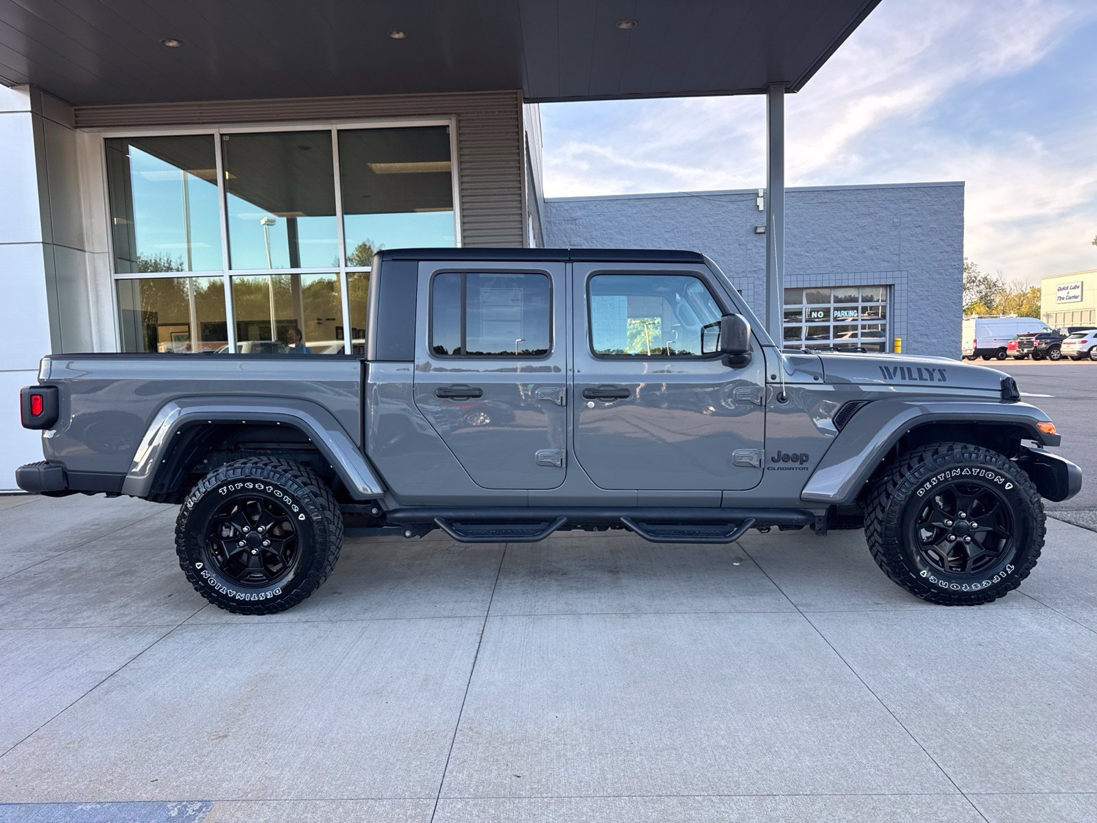 Used 2022 Jeep Gladiator Sport AWD/4WD image 9