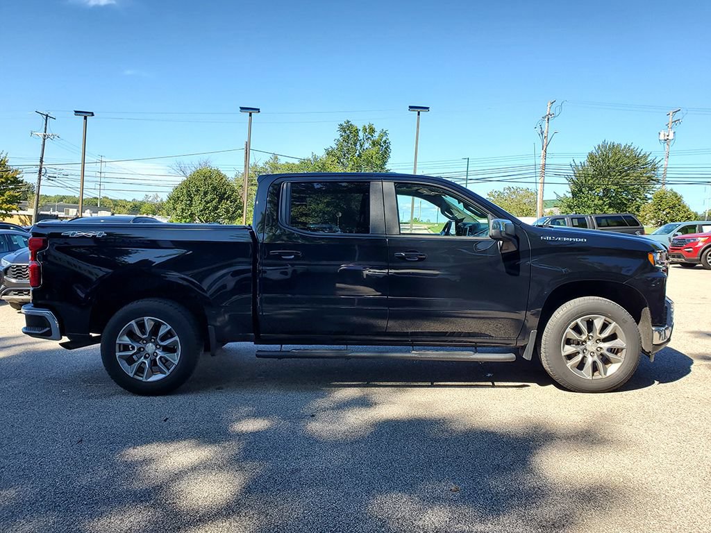 Used 2022 Chevrolet Silverado 1500 LT AWD/4WD image 4