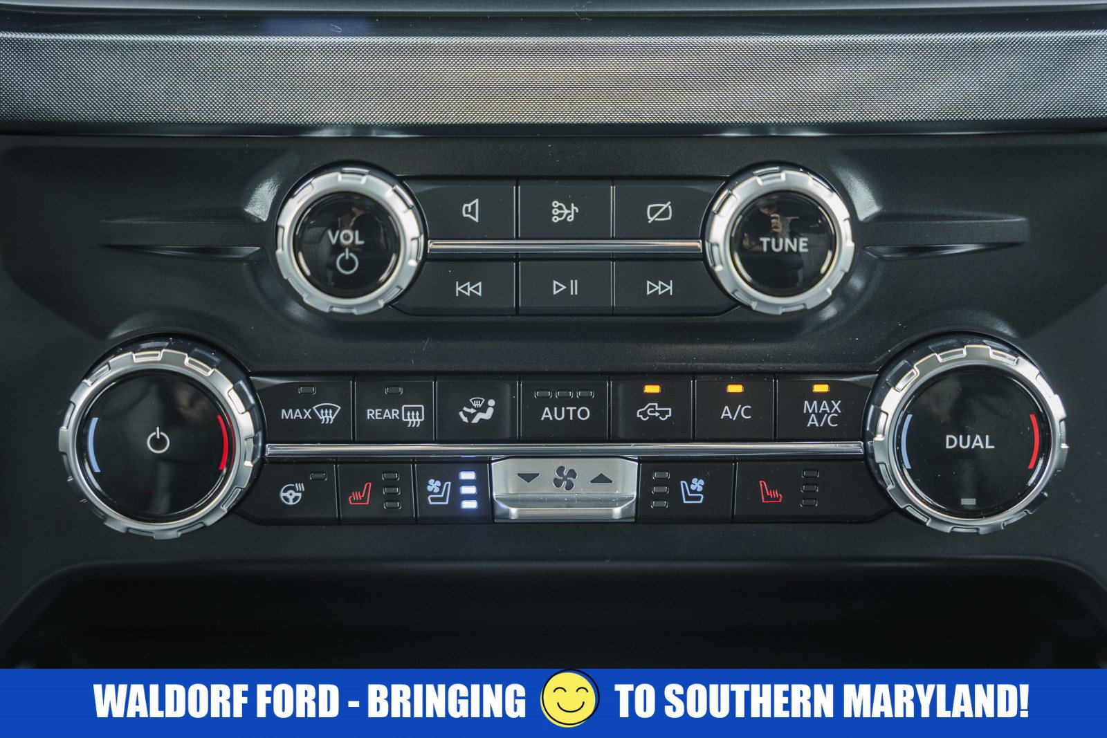 Certified 2023 Ford F450 Limited w/ FX4 Off-Road Package AWD/4WD image 30