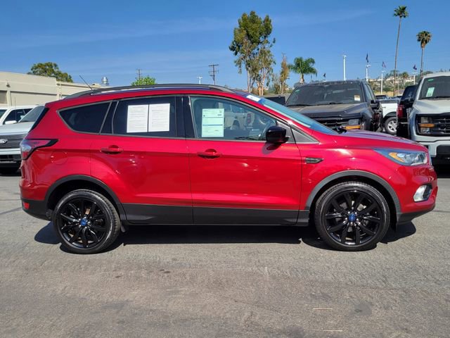 Certified 2018 Ford Escape SE w/ SE Sport Appearance Package image 4