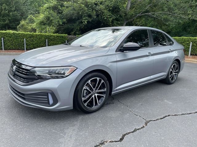 Used 2022 Volkswagen Jetta Sport FWD image 3