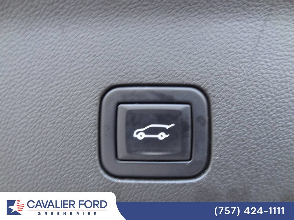 Used 2022 GMC Yukon XL Denali AWD/4WD image 12