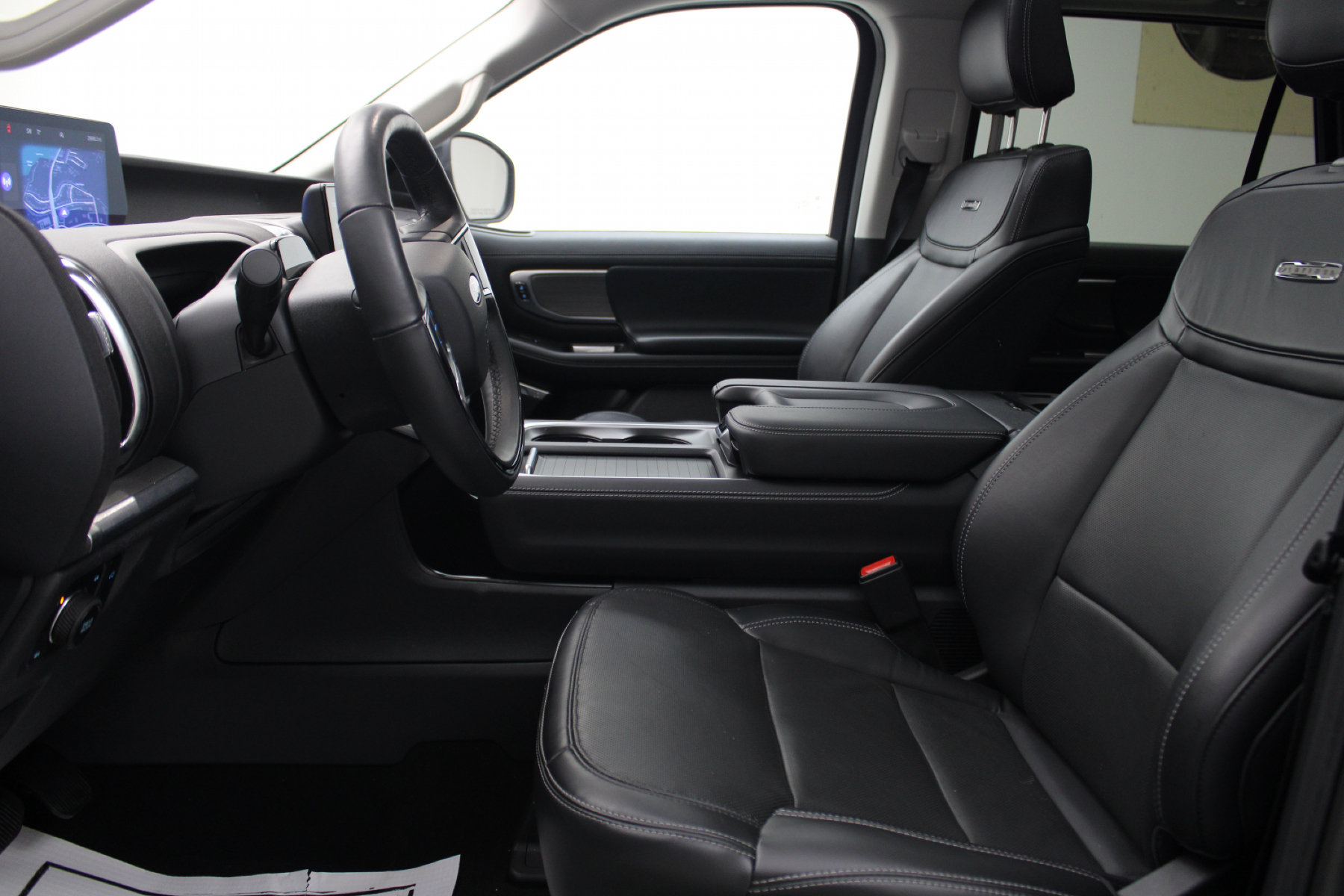 Certified 2025 Ford Expedition Platinum AWD/4WD image 14