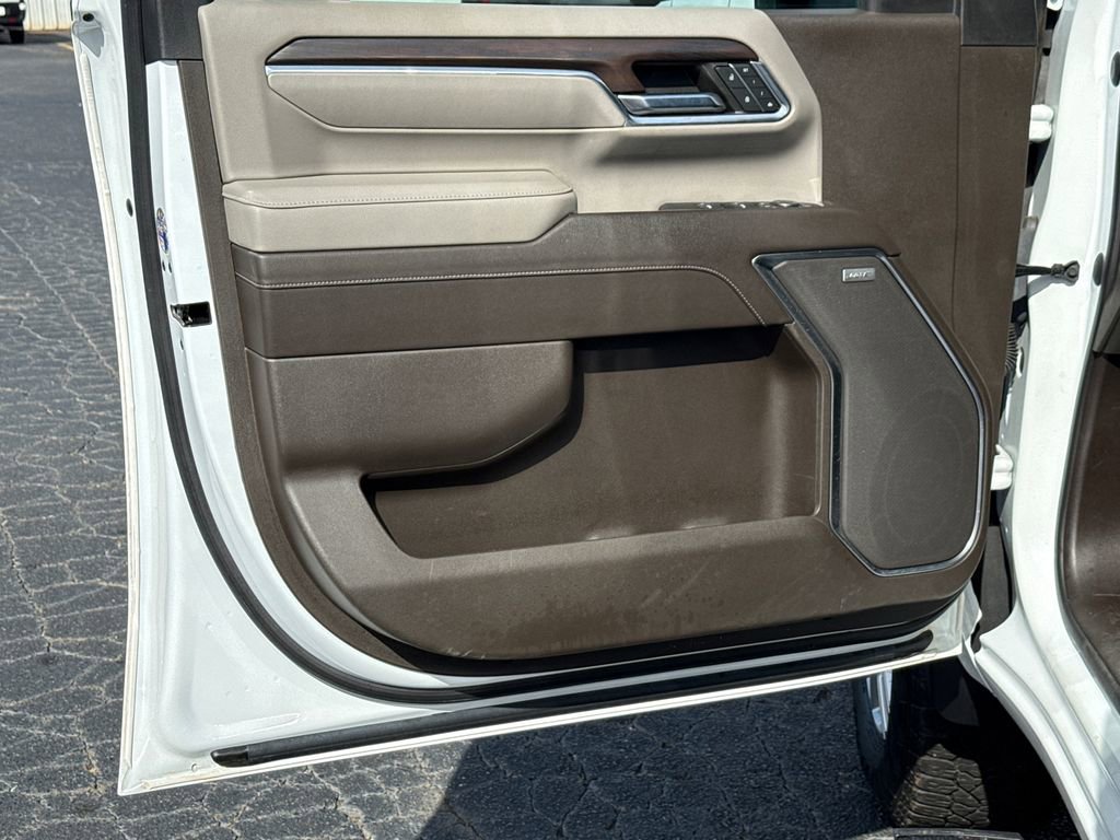 Used 2024 GMC Sierra 2500 SLT w/ SLT Premium Package image 10