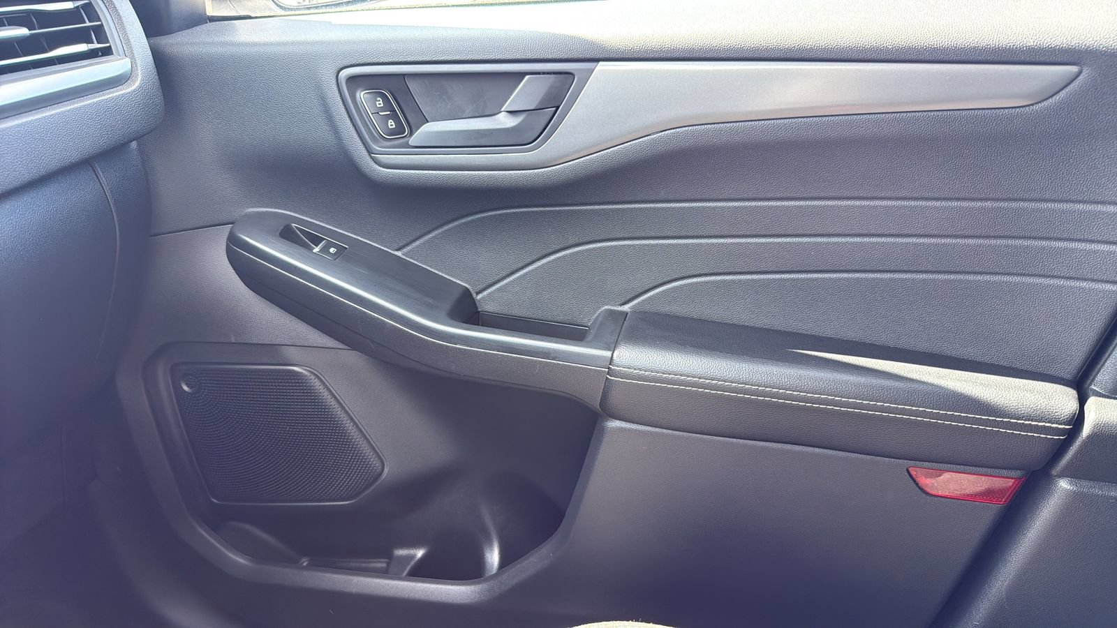 Certified 2025 Ford Escape Active FWD image 23