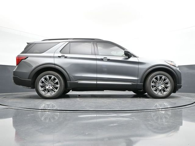 Certified 2025 Ford Explorer Platinum image 34