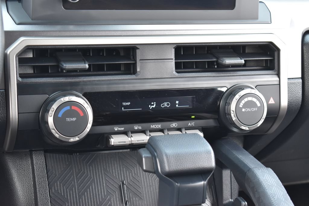 Used 2025 Toyota 4Runner SR5 AWD/4WD image 19
