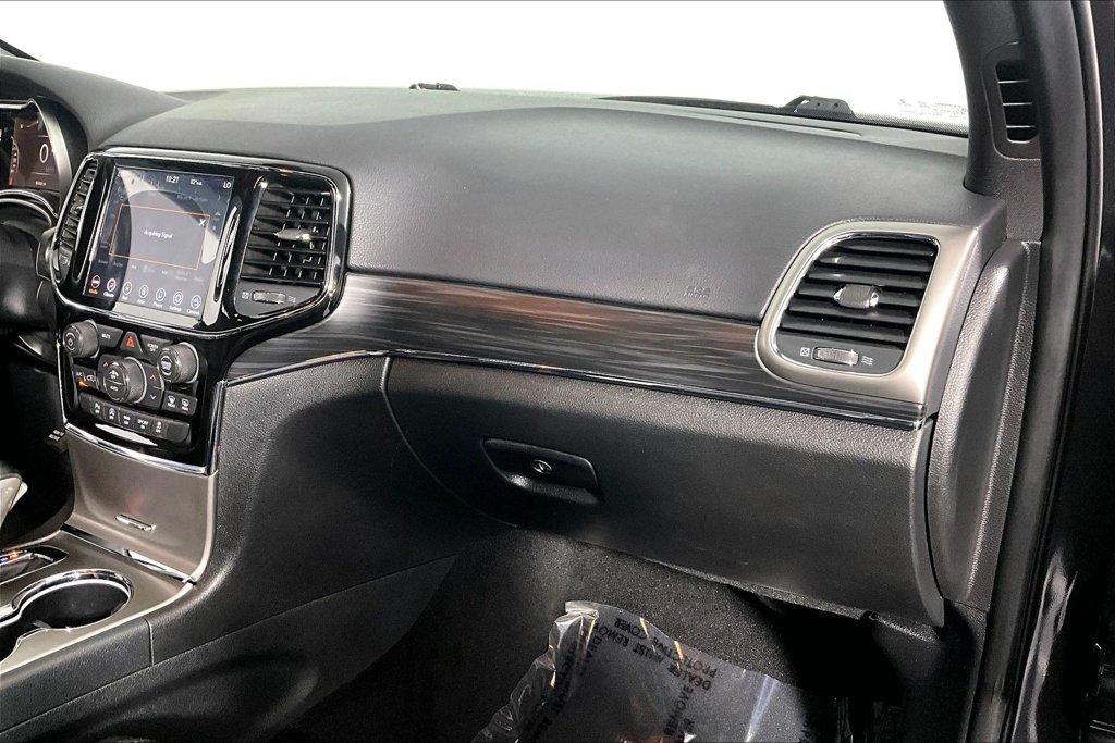 Used 2020 Jeep Grand Cherokee Limited AWD/4WD image 16