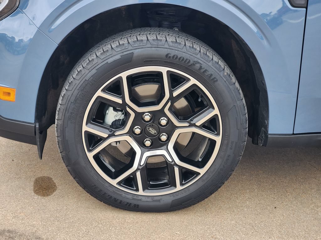 Certified 2025 Ford Maverick Lariat AWD/4WD image 10