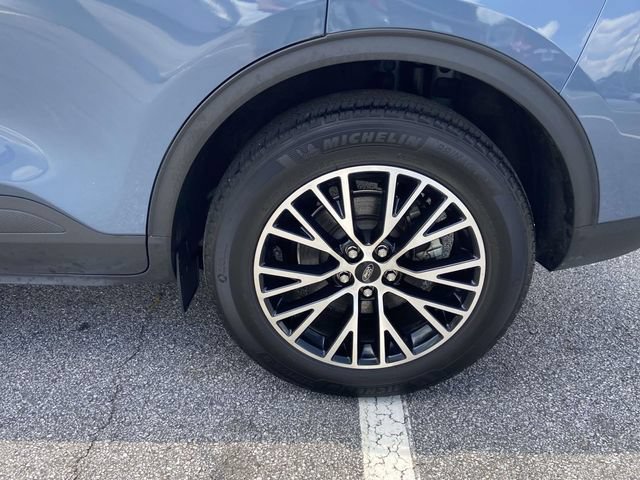 Certified 2025 Ford Escape SE FWD image 9