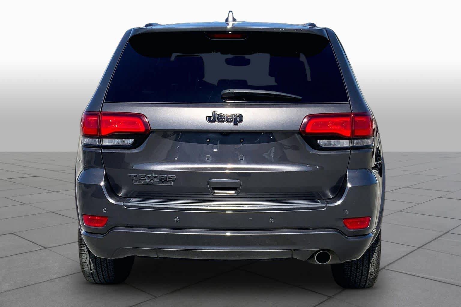 Used 2019 Jeep Grand Cherokee Altitude RWD image 5