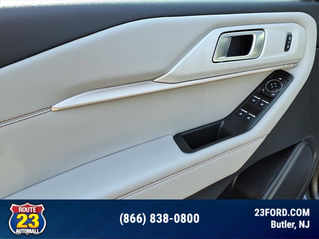 Certified 2025 Ford Explorer Active w/ Active Comfort Package AWD/4WD image 11