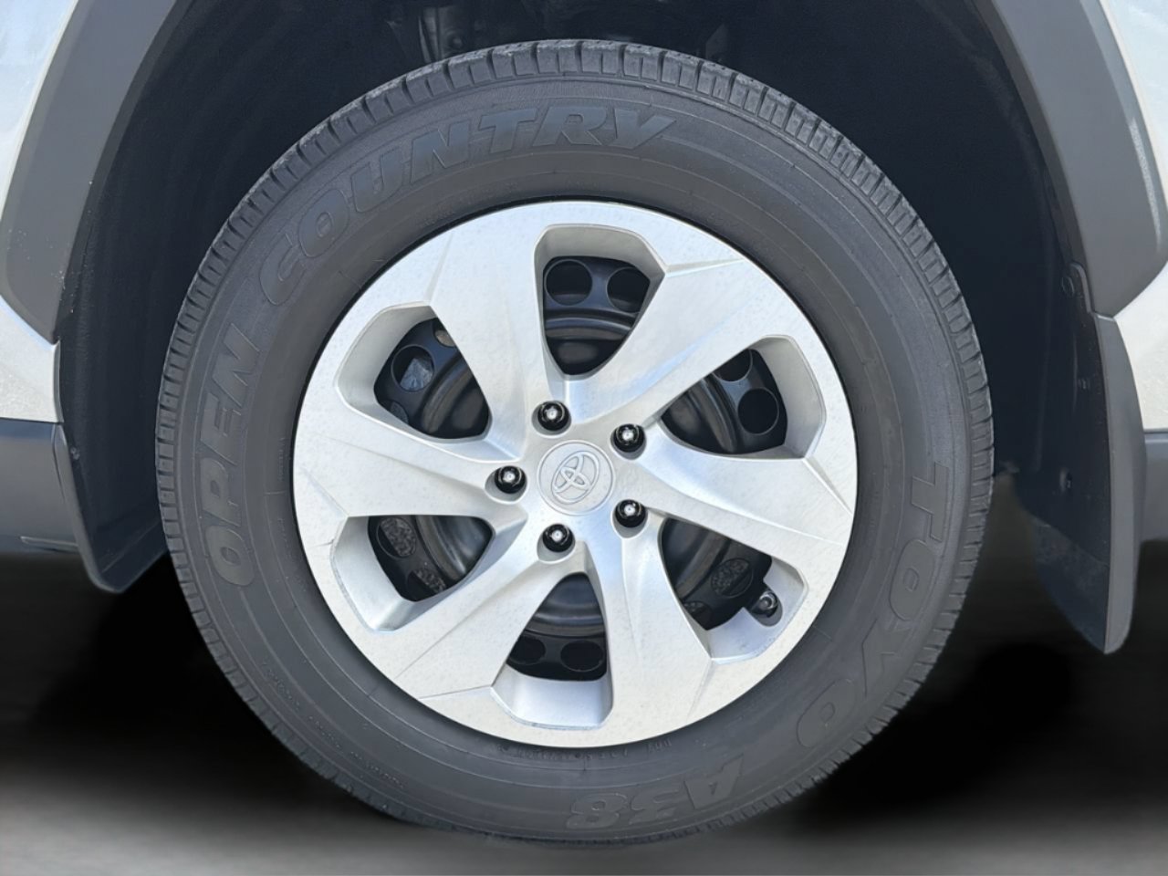 Used 2024 Toyota RAV4 LE FWD image 29
