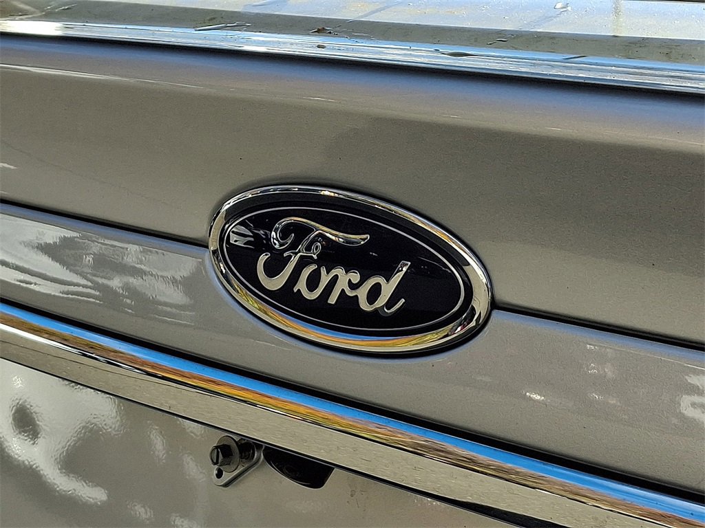 Certified 2018 Ford Fusion SE w/ Equipment Group 201A image 30