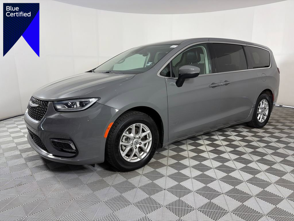 Used 2023 Chrysler Pacifica Touring-L FWD image 1