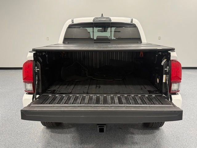 Used 2019 Toyota Tacoma TRD Sport AWD/4WD image 12