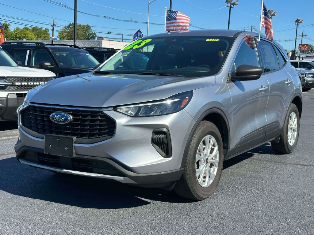 Certified 2023 Ford Escape Active AWD/4WD image 2