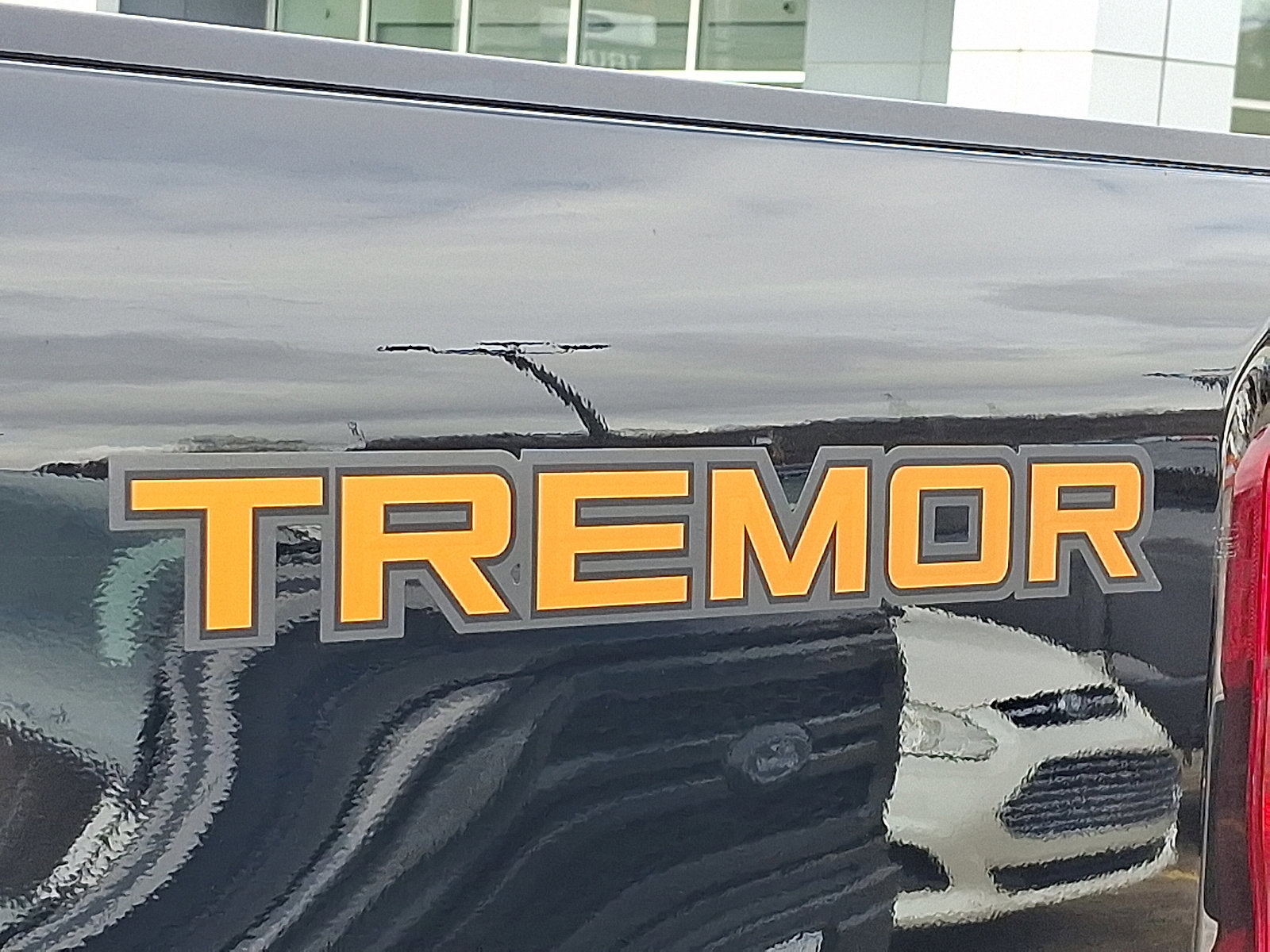 Certified 2024 Ford F250 Platinum w/ Tremor Off-Road Package image 30