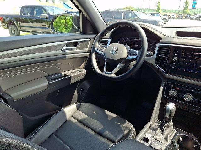 Used 2023 Volkswagen Atlas Cross Sport SE AWD/4WD image 14