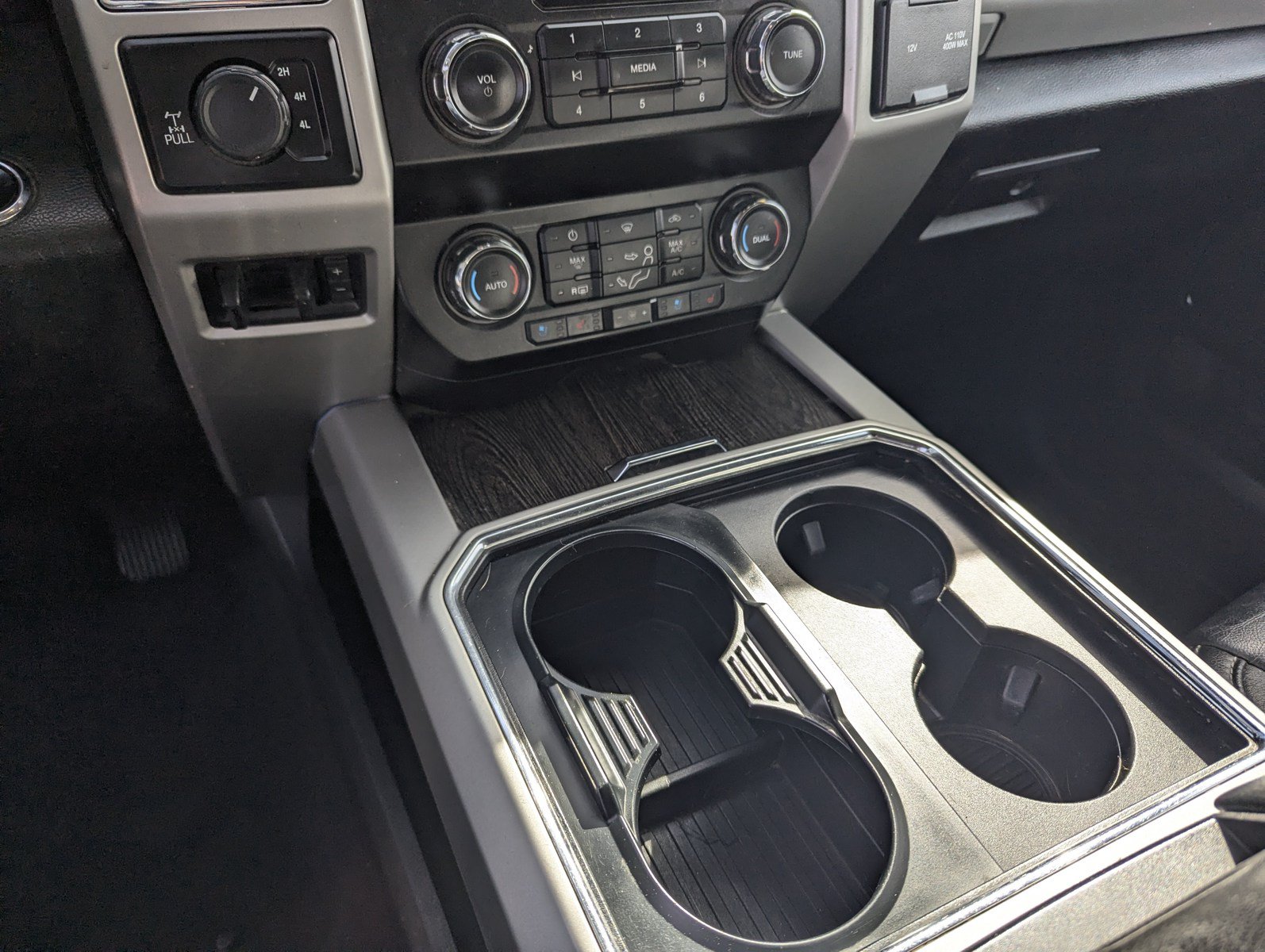 Certified 2020 Ford F350 Lariat w/ Lariat Ultimate Package AWD/4WD image 11