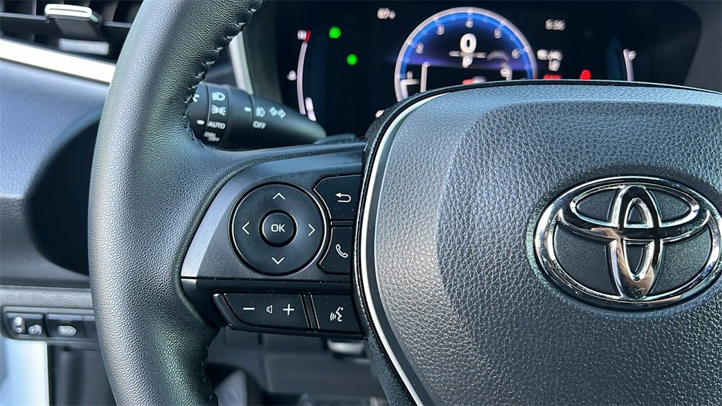 Used 2025 Toyota Corolla XSE image 19