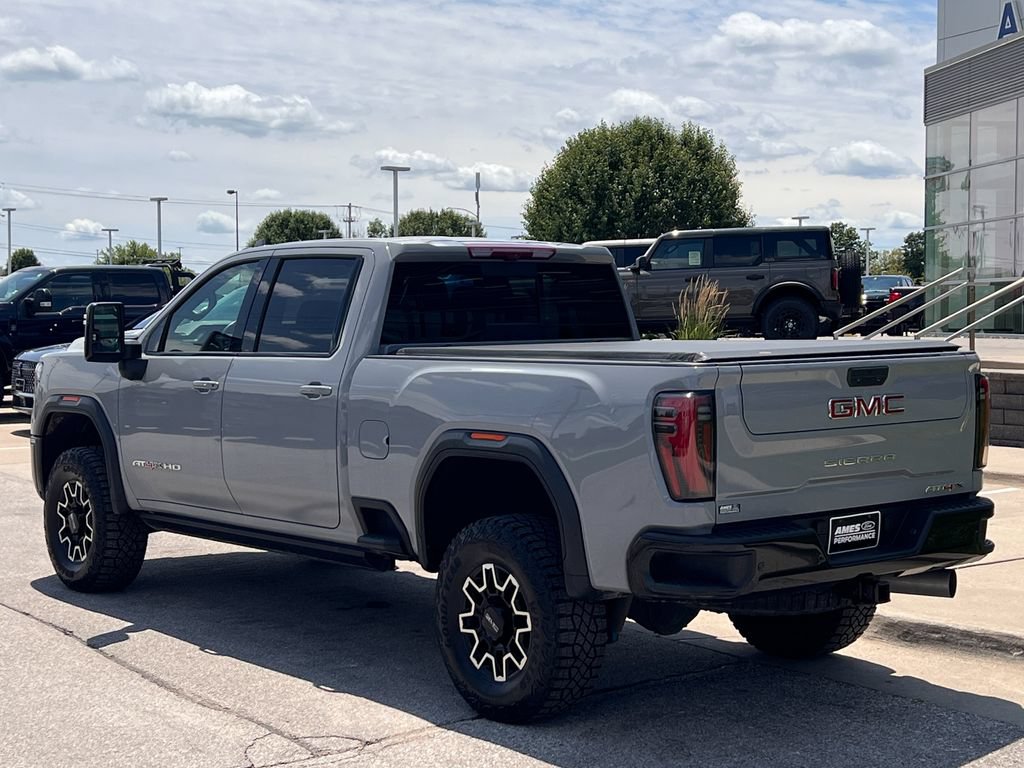 Used 2024 GMC Sierra 2500 AT4X AWD/4WD image 4