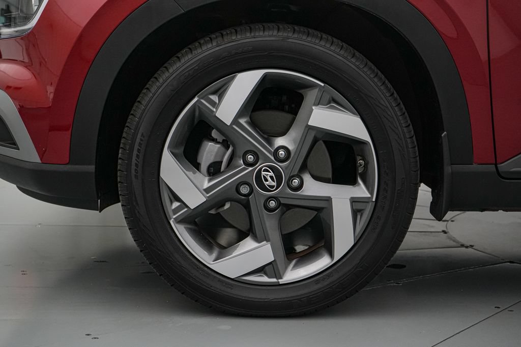 Used 2025 Hyundai Venue Limited FWD image 10