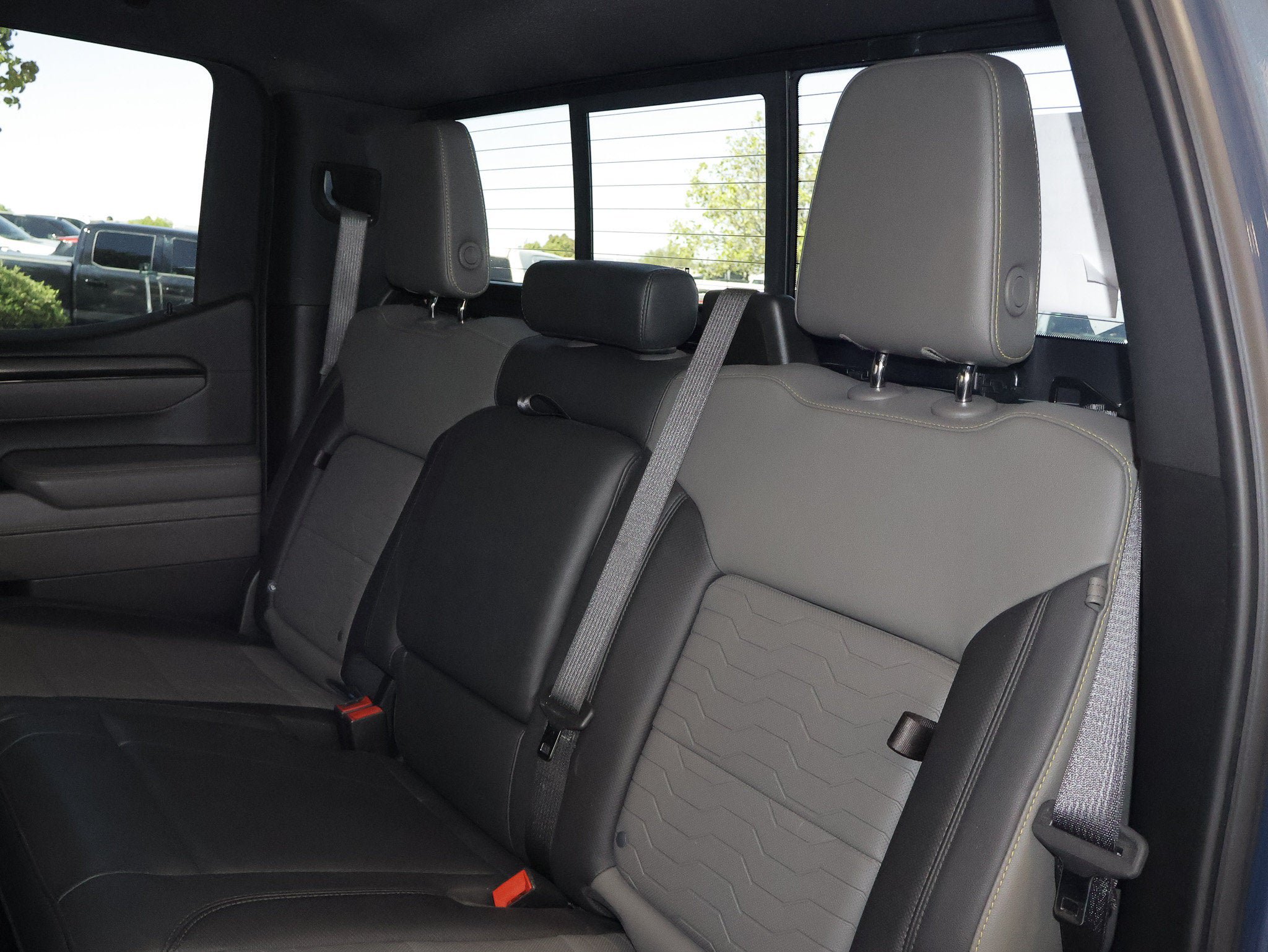 Used 2024 Chevrolet Silverado 1500 ZR2 w/ Technology Package AWD/4WD image 38
