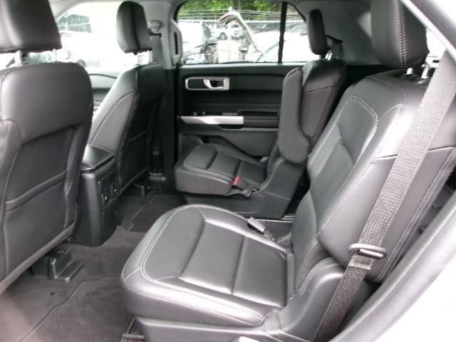Certified 2023 Ford Explorer XLT w/ Equipment Group 202A AWD/4WD image 9