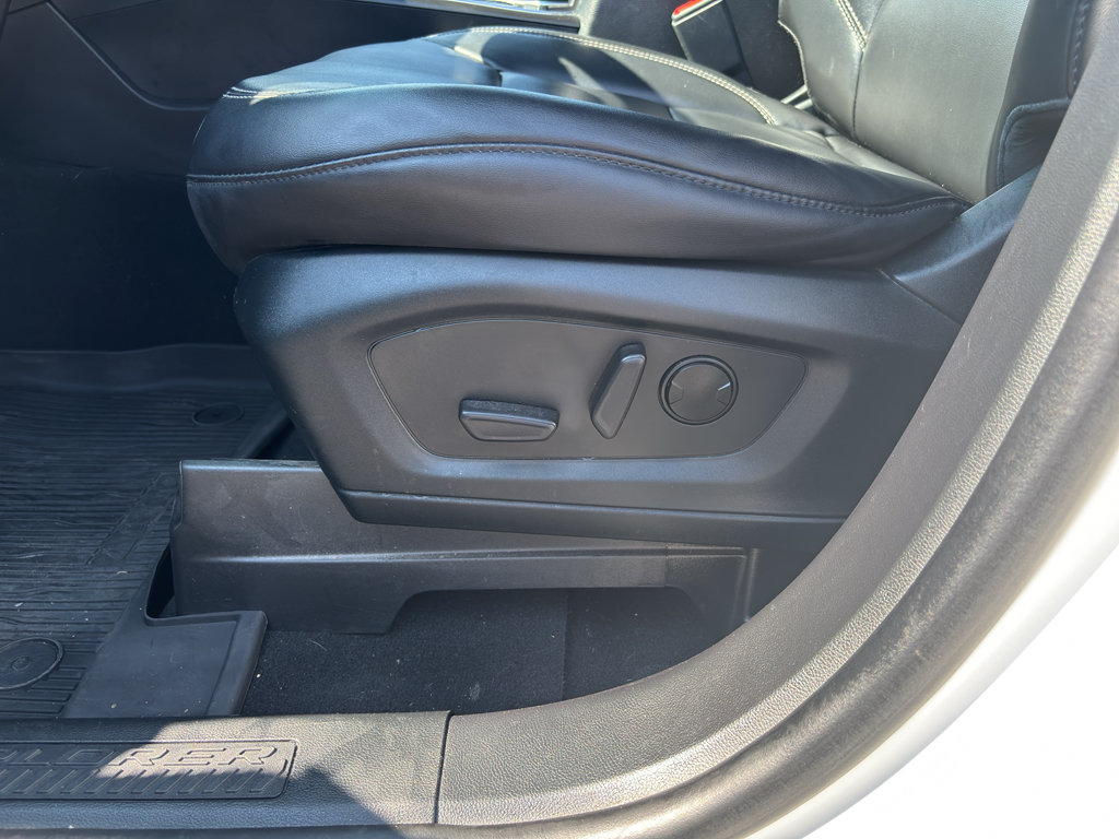 Certified 2022 Ford Explorer XLT w/ Equipment Group 202A RWD image 12