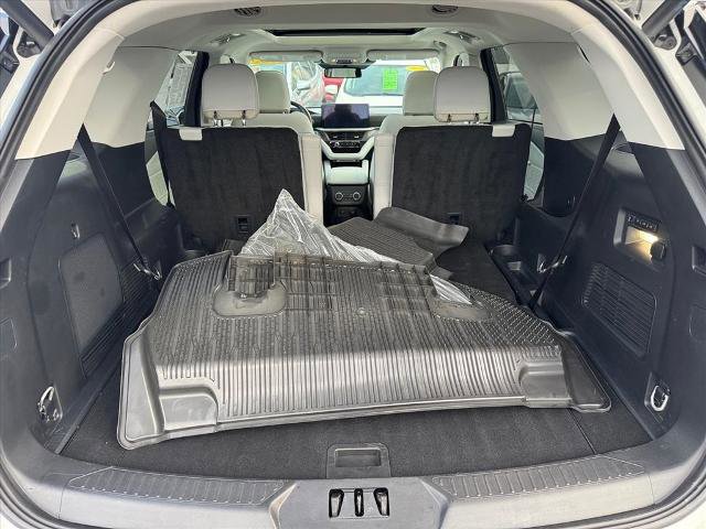 Certified 2025 Ford Explorer Platinum w/ Ultimate Package image 6