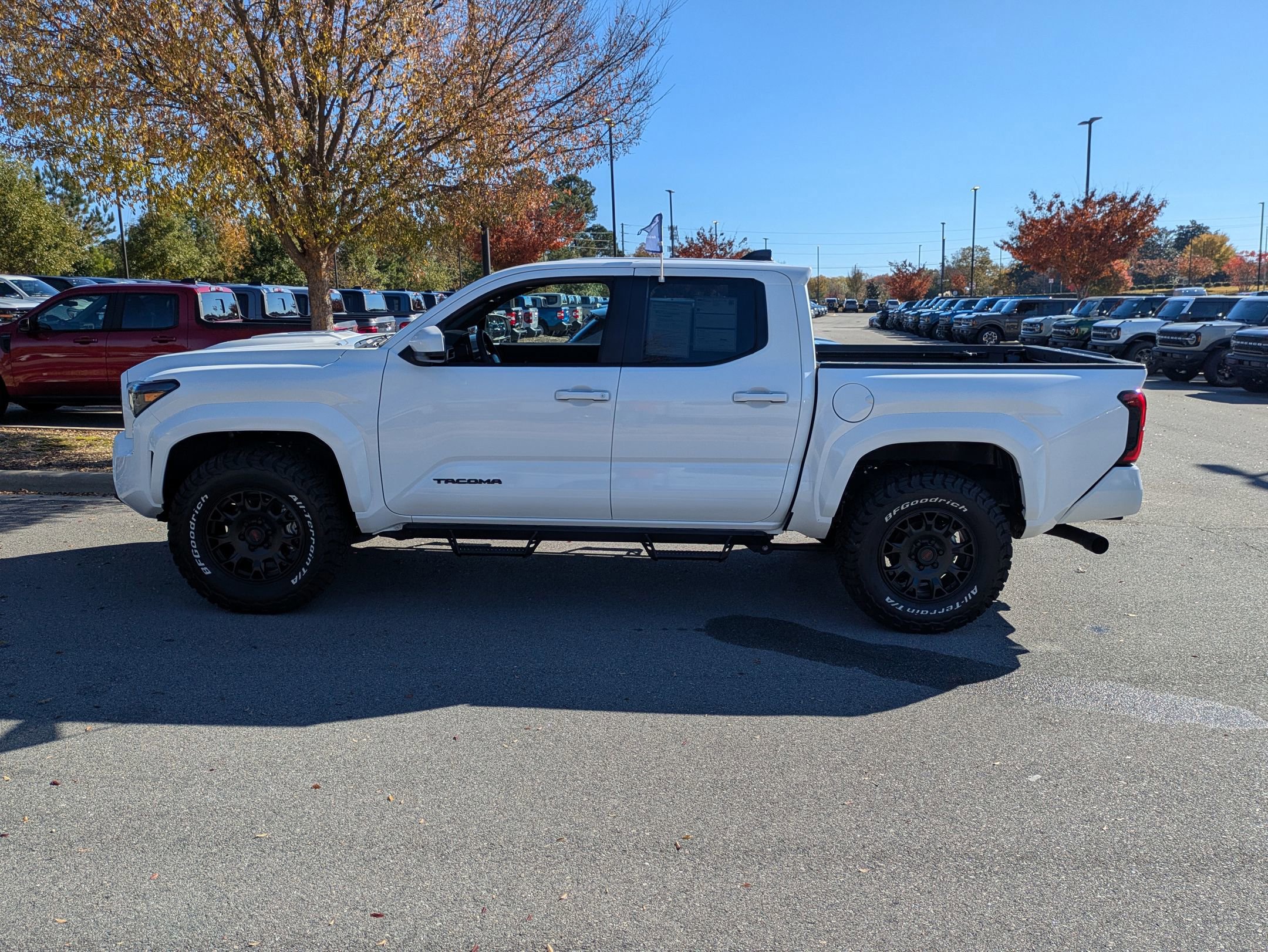 Used 2025 Toyota Tacoma TRD Sport image 3