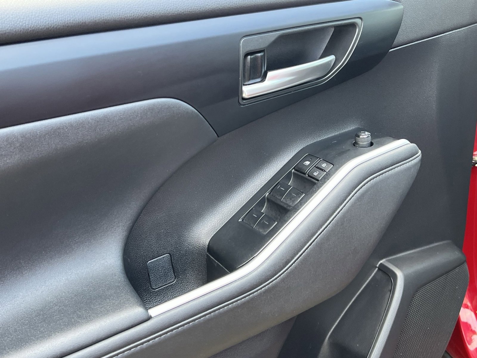 Used 2023 Toyota Highlander XLE image 15