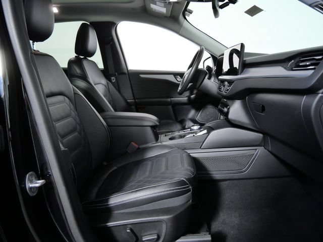 Certified 2023 Ford Escape Platinum w/ Premium Technology Package AWD/4WD image 9