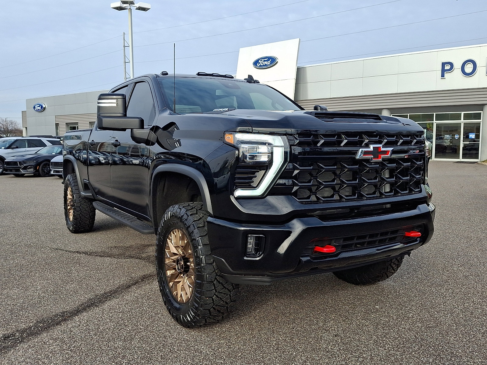 Used 2024 Chevrolet Silverado 2500 ZR2 w/ Snow Plow Prep/Camper Package image 2