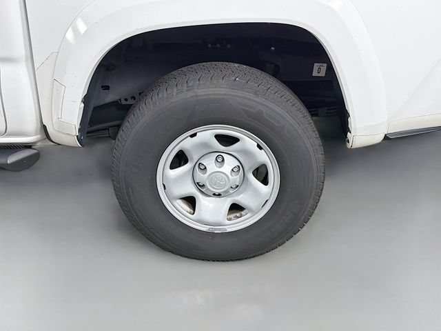 Used 2022 Toyota Tacoma SR5 w/ Technology Package RWD image 34