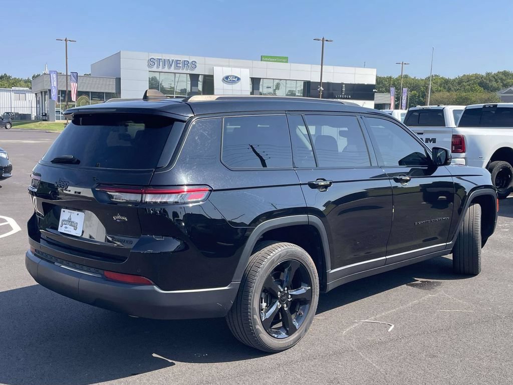 Used 2024 Jeep Grand Cherokee L Limited w/ Black Appearance Package RWD image 3