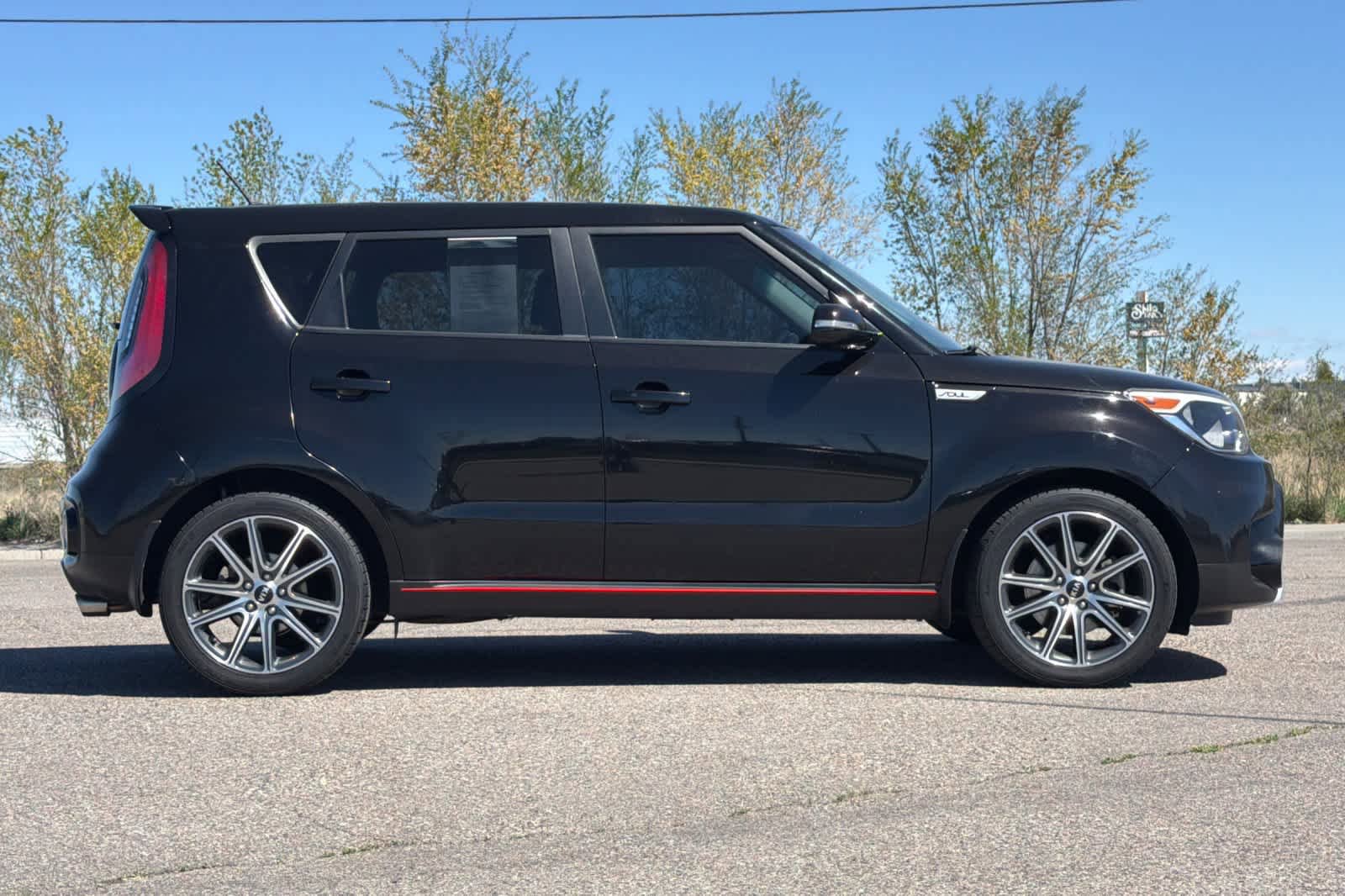Used 2018 Kia Soul ! FWD image 8