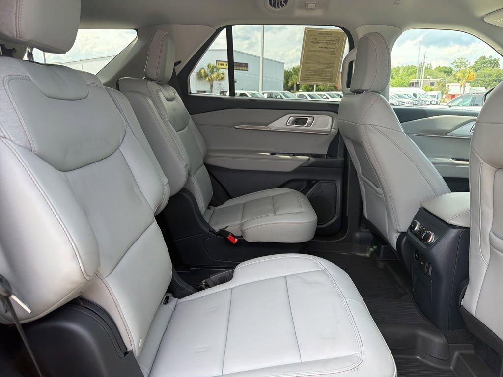 Certified 2025 Ford Explorer Active w/ Active Comfort Package RWD image 16