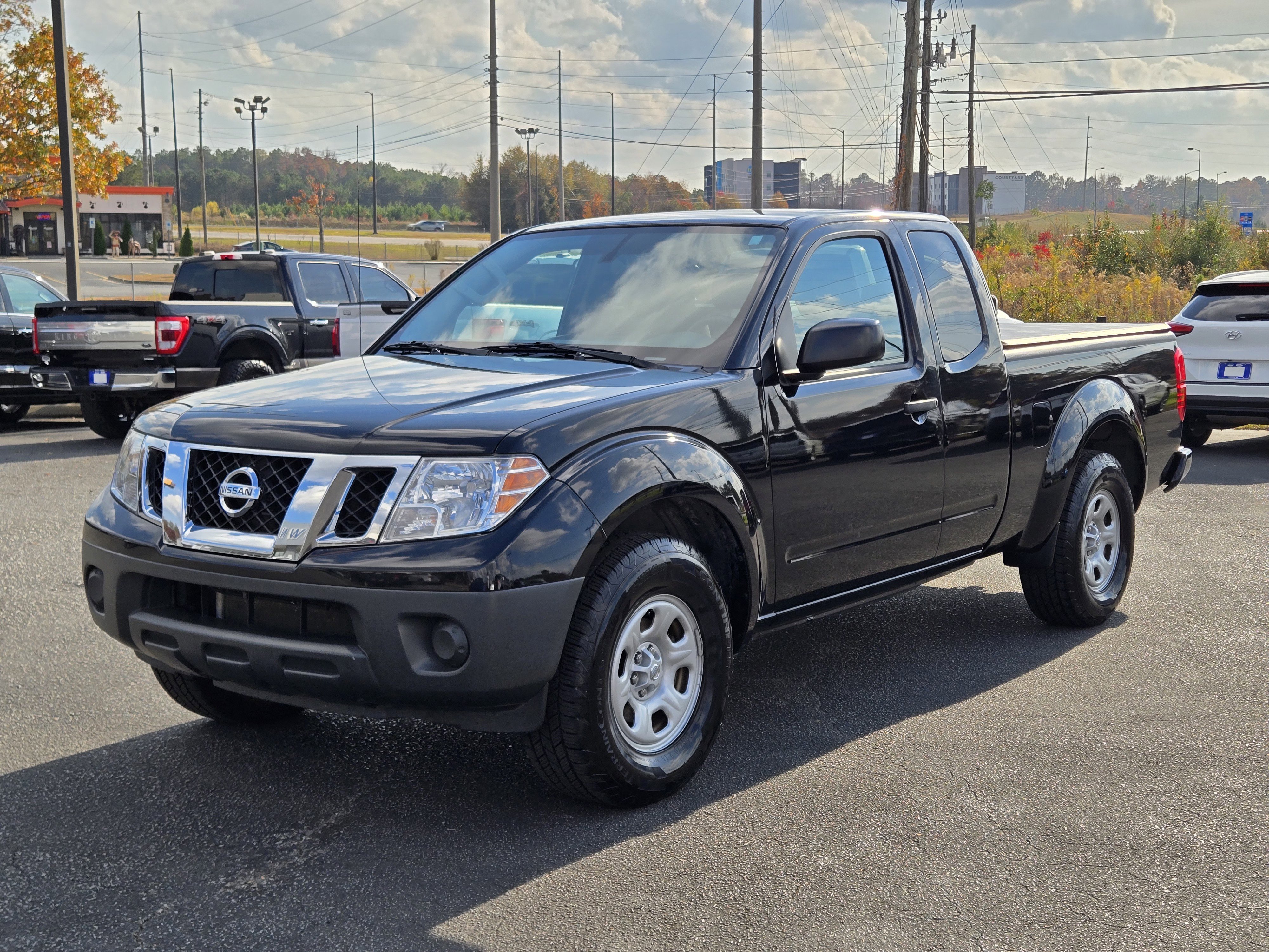 Used 2021 Nissan Frontier S w/ S Utility Package image 2
