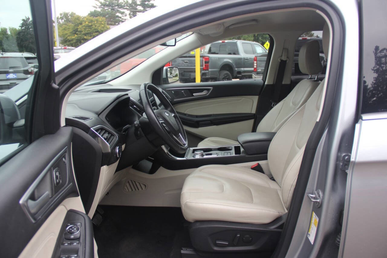 Certified 2022 Ford Edge Titanium image 26