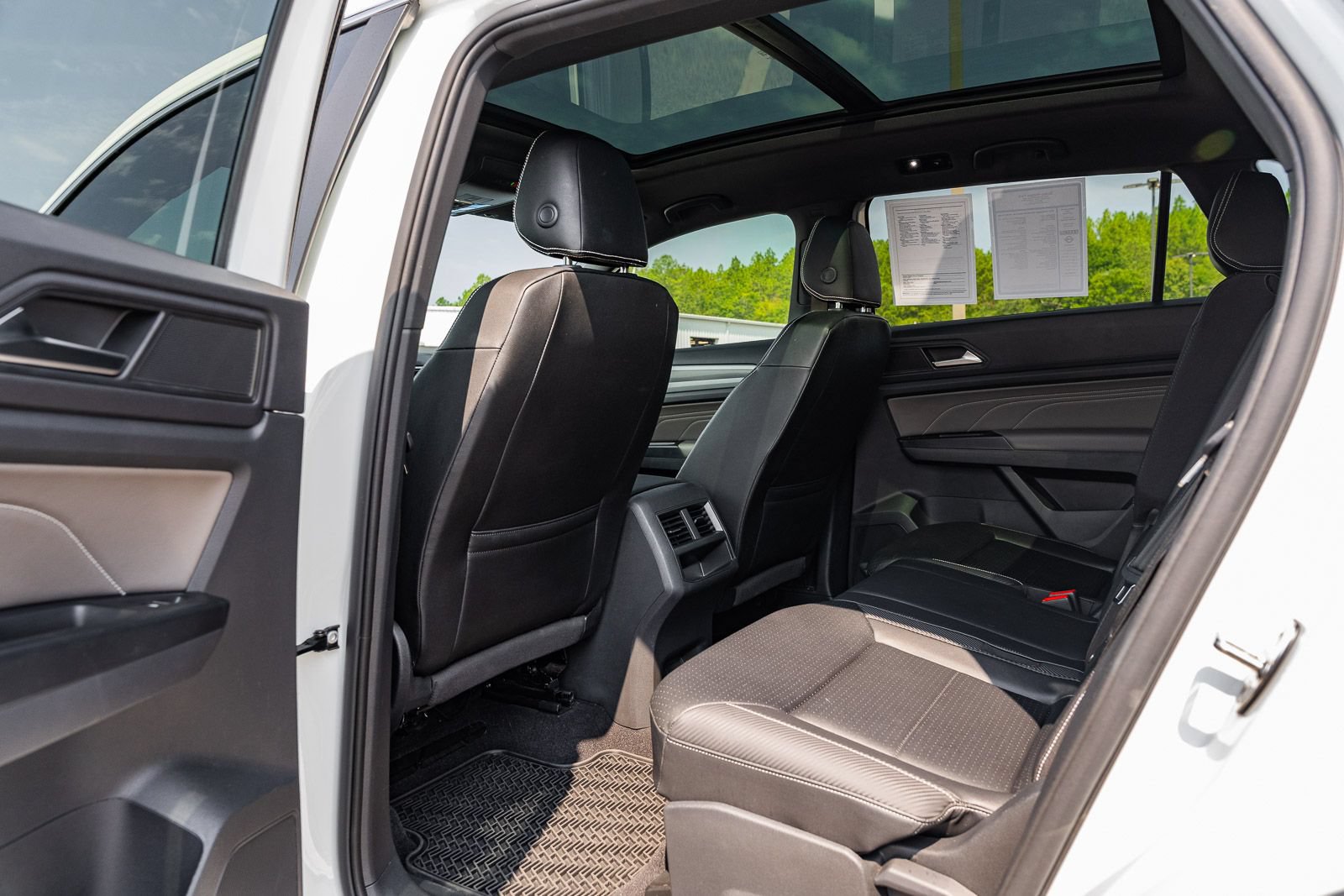 Used 2021 Volkswagen Atlas Cross Sport SEL R-Line FWD image 16