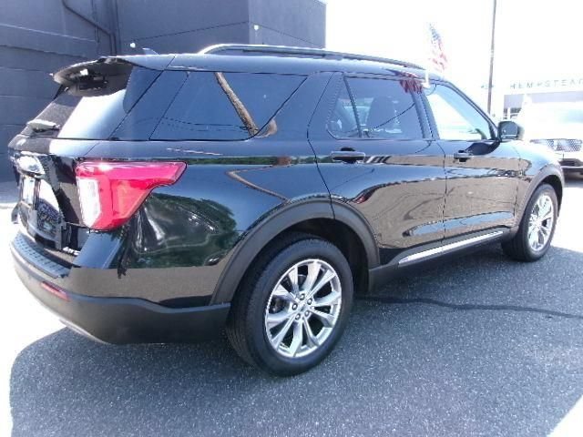 Certified 2023 Ford Explorer XLT w/ Equipment Group 202A AWD/4WD image 6