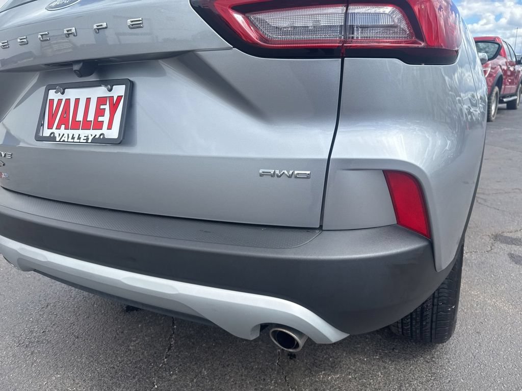 Certified 2023 Ford Escape Active AWD/4WD image 18