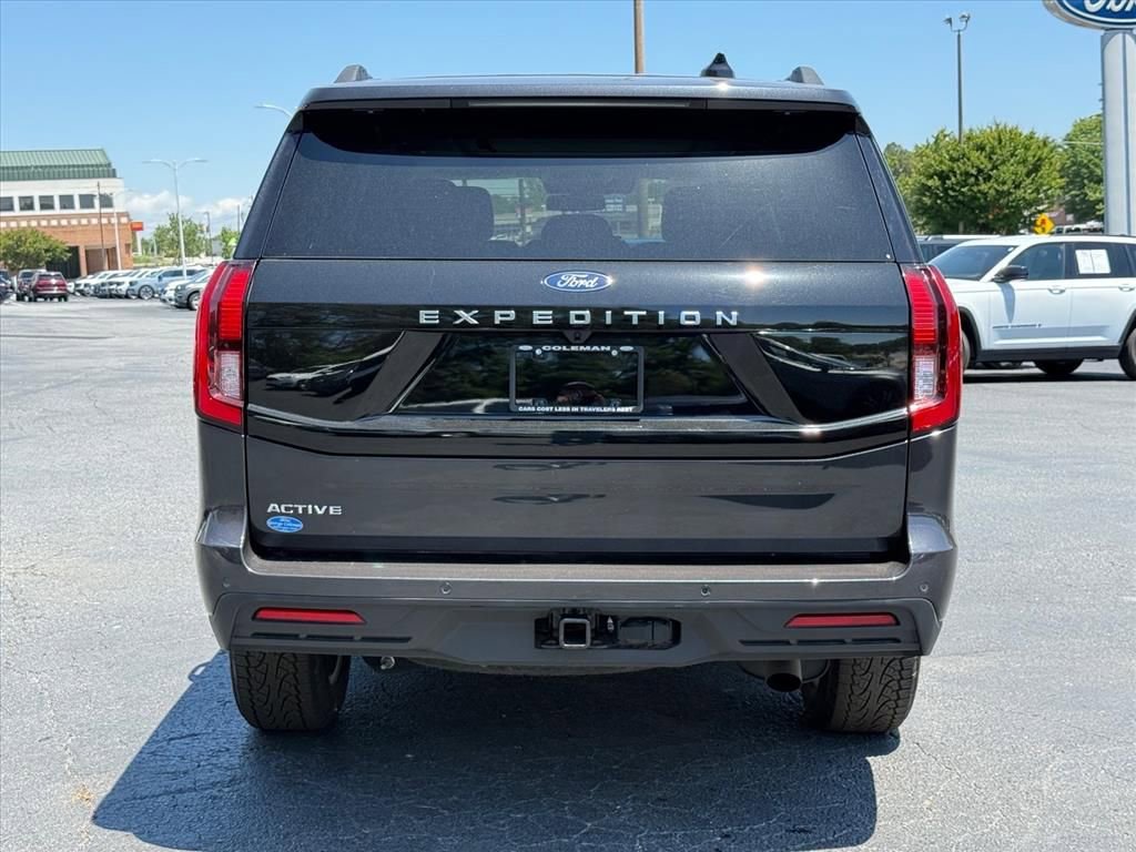Certified 2025 Ford Expedition Active AWD/4WD image 5
